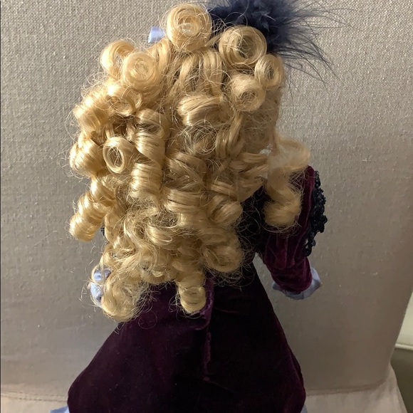 Orient Express Porcelain Collector’s Doll - Picture 5 of 8